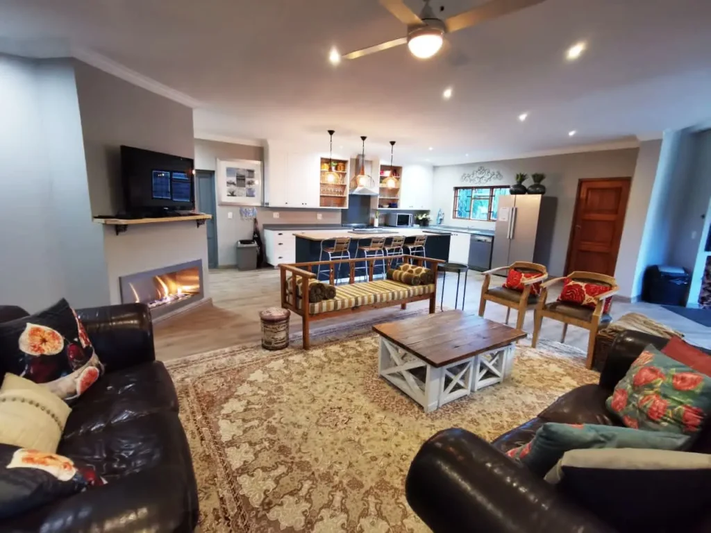 Living Room (2)