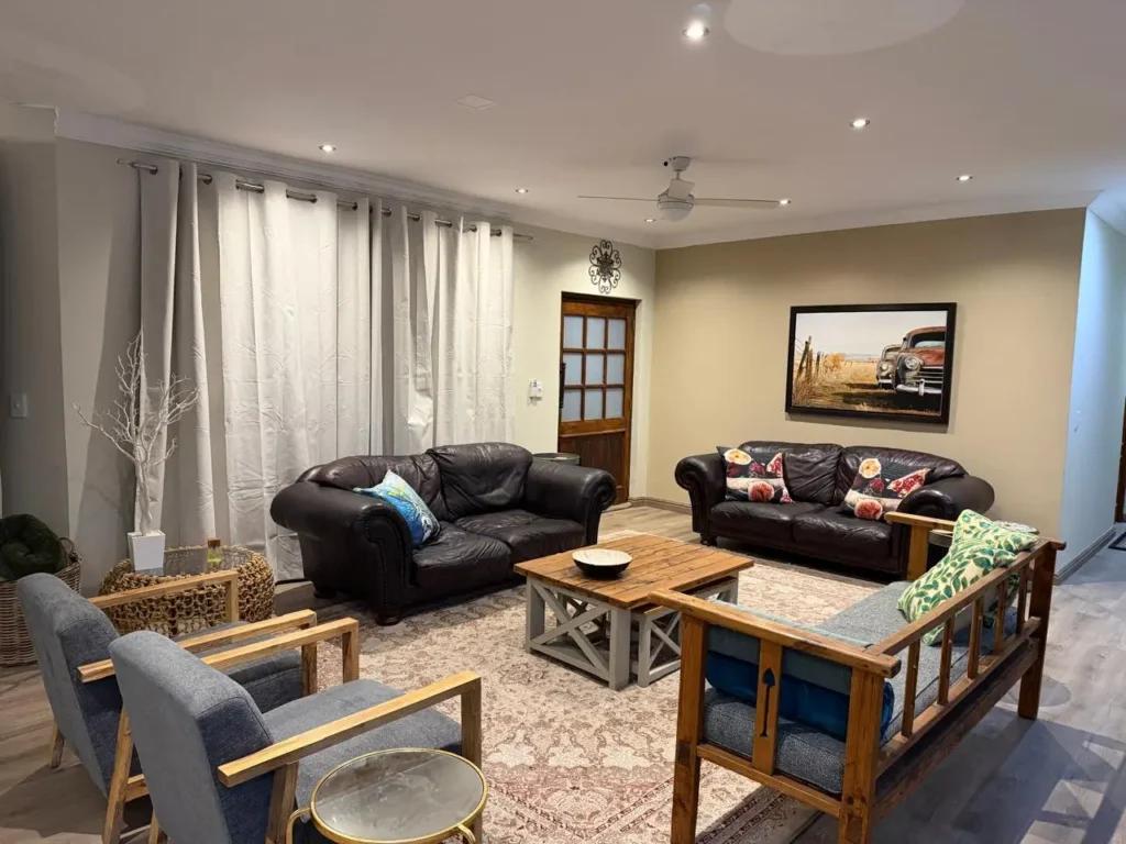 Living Room (3)